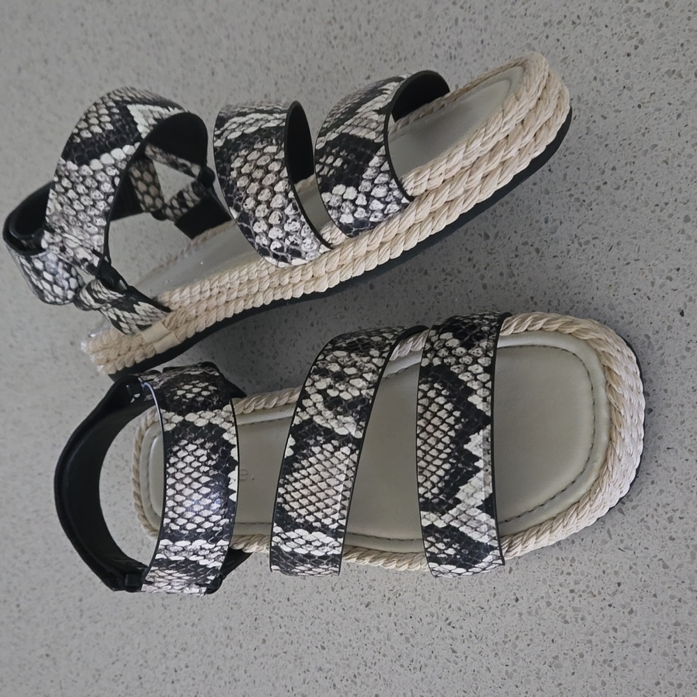 New.VINCE Snekeskin  Espadrille  Sandals.